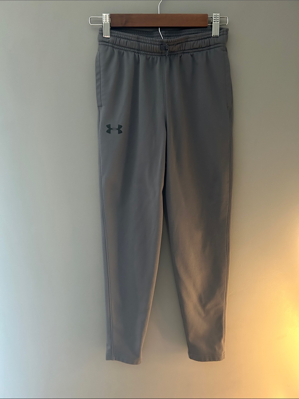 Under Armour Boy’s LargeGrey Performance Jogger Pants